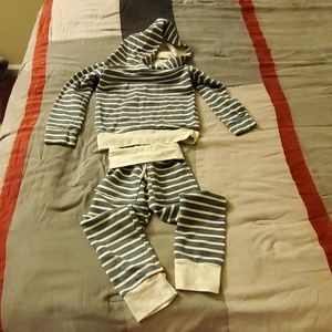 Lulu & Roo Hoodie and Pants Set Unisex (Size 5/6)